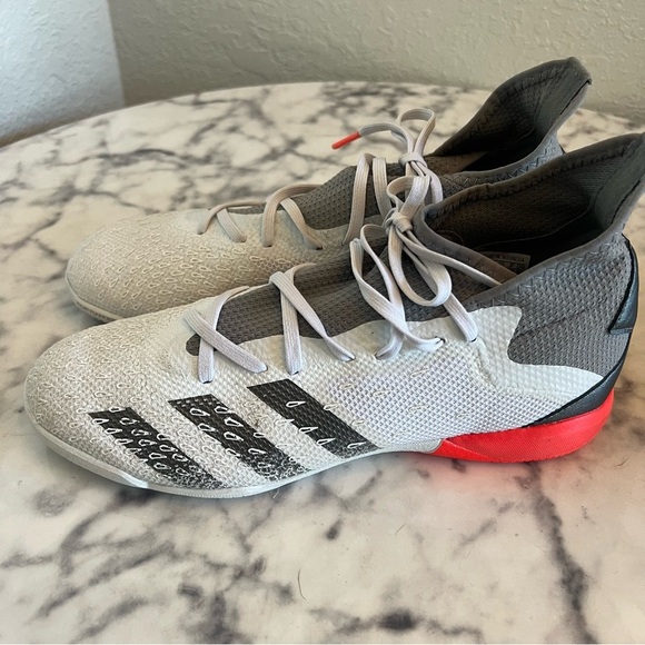 Adidas Indoor Predator Freak Shoes - Picture 3 of 6